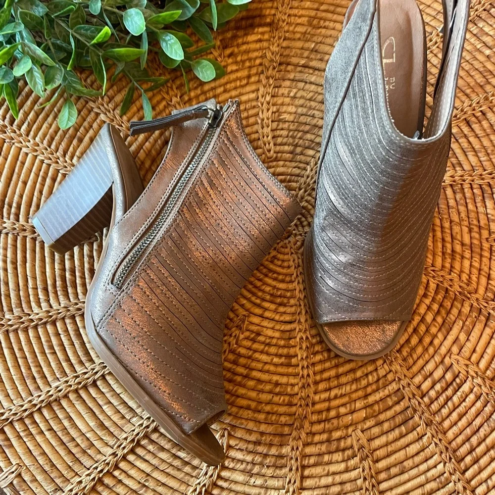 Chinese Laundry Metallic Copper Tone Peep Toe Block Heels - Picture 14 of 14